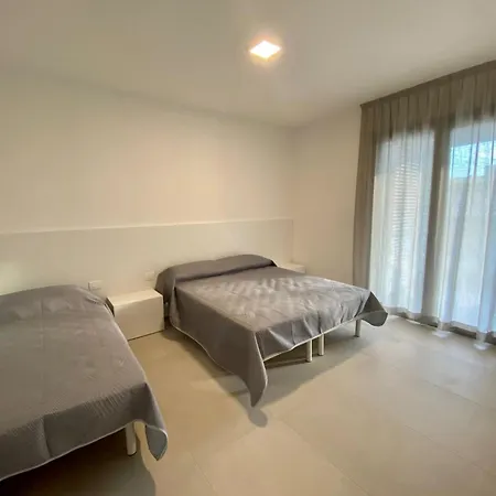 公寓 Bright Beachside With Two Terraces *